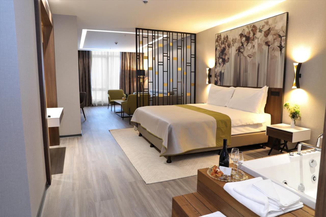 Limak Skopje Luxury Hotel Exterior foto A suite at the hotel