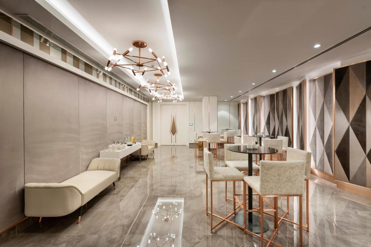 Limak Skopje Luxury Hotel Exterior foto The interior of the lounge