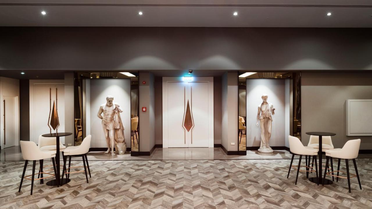 Limak Skopje Luxury Hotel Exterior foto The elevators at the 10th floor